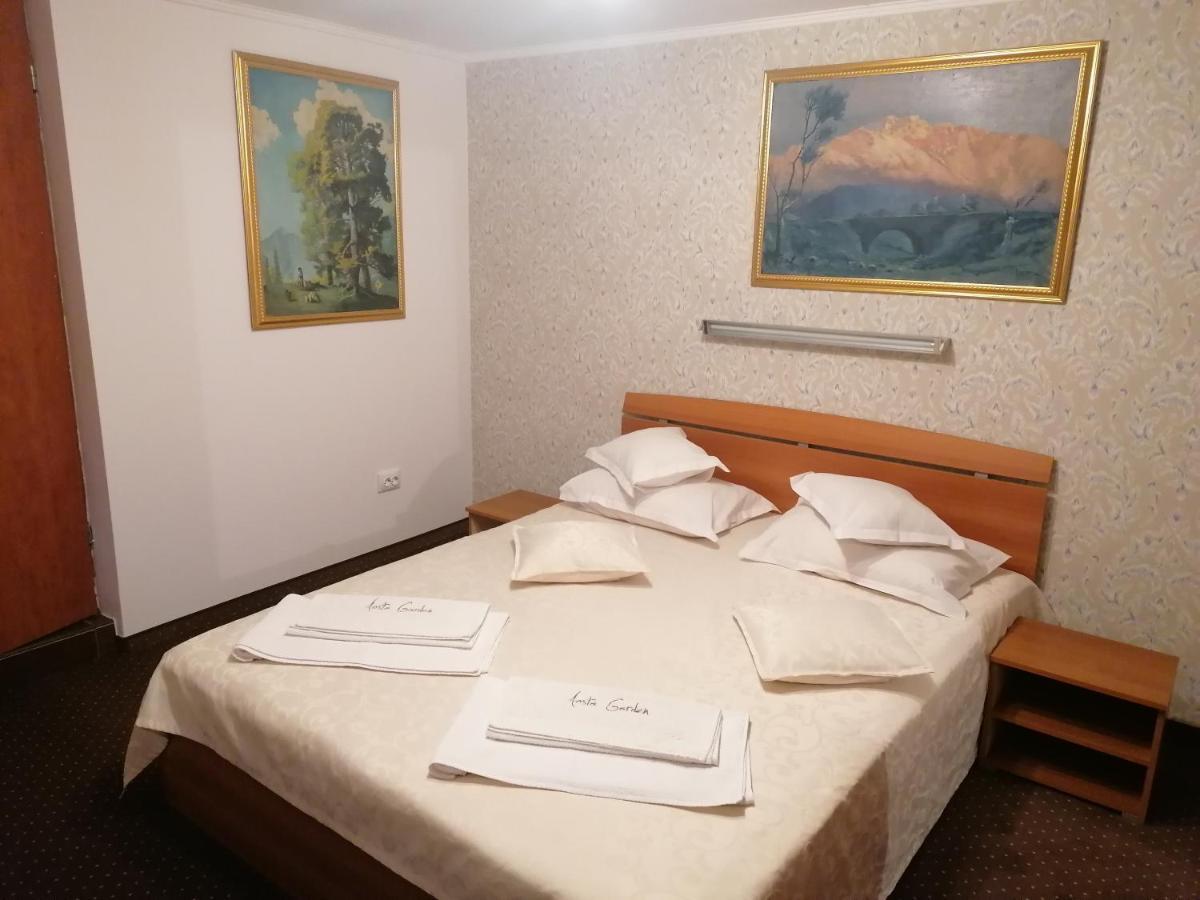 Hotel New Aosta Garden Sinaia Exterior foto