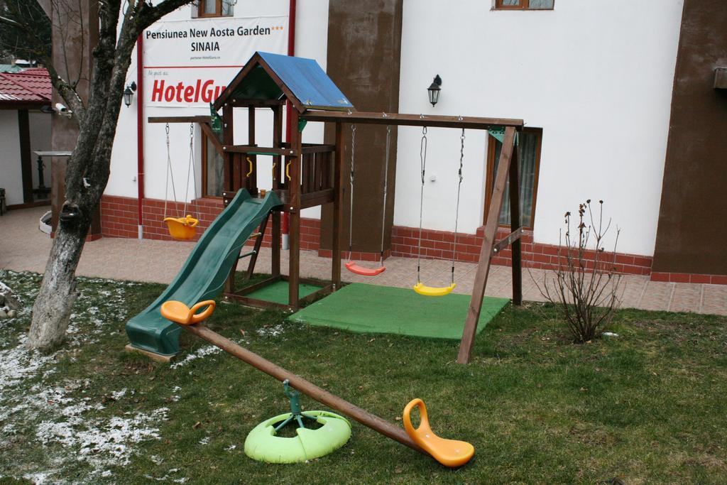 Hotel New Aosta Garden Sinaia Exterior foto