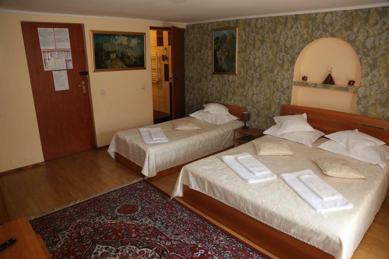 Hotel New Aosta Garden Sinaia Exterior foto