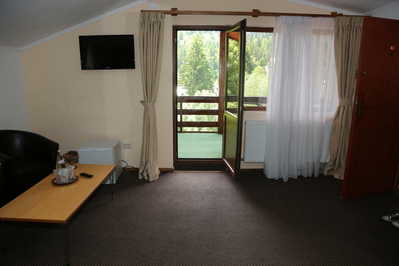 Hotel New Aosta Garden Sinaia Exterior foto